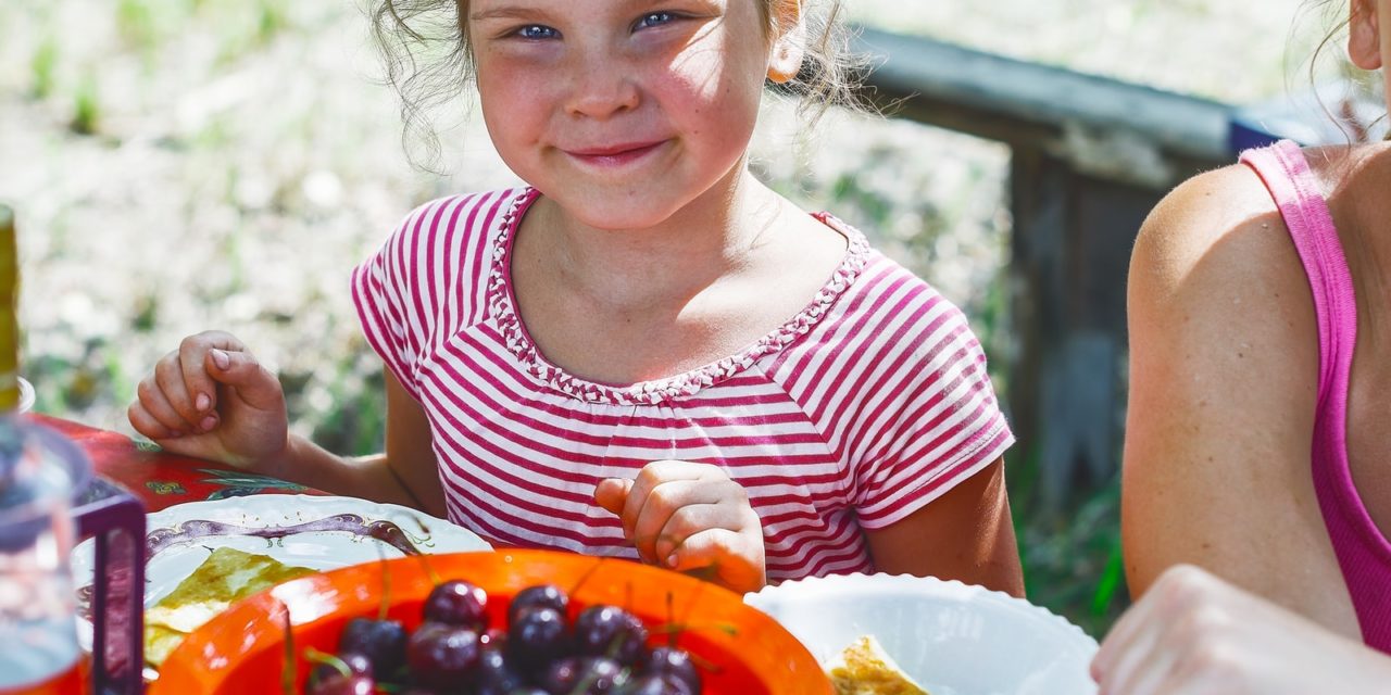 Healthy smiles for kids’ faces with food