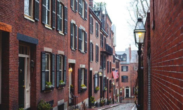 Boston Financial Expert Recommends Consumers to Communicate